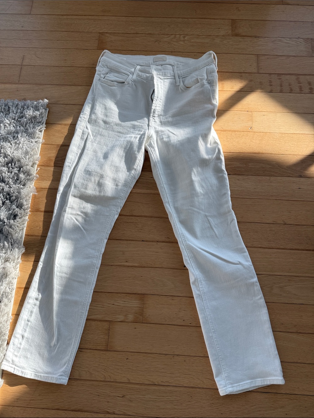 Women’s White Straight-Leg Jeans